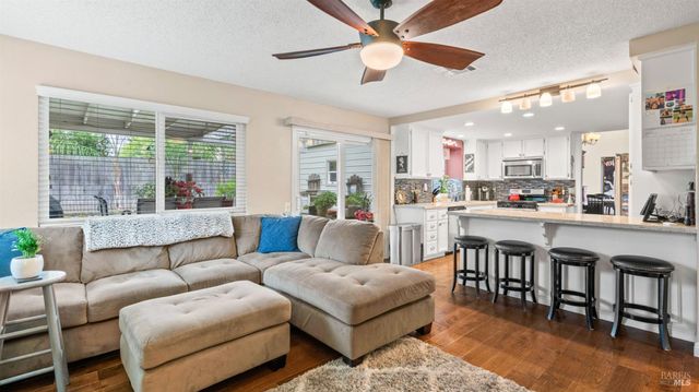 606 Sunnyvale Pl, Vacaville, CA 95687