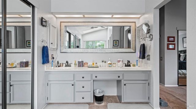 606 Sunnyvale Pl, Vacaville, CA 95687