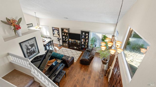 606 Sunnyvale Pl, Vacaville, CA 95687