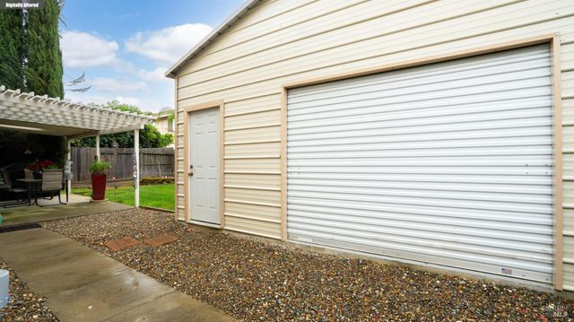 606 Sunnyvale Pl, Vacaville, CA 95687