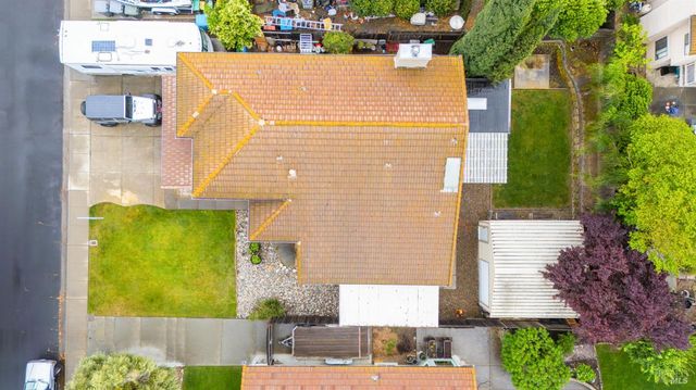 606 Sunnyvale Pl, Vacaville, CA 95687