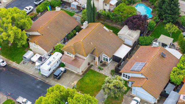 606 Sunnyvale Pl, Vacaville, CA 95687