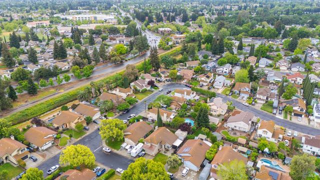 606 Sunnyvale Pl, Vacaville, CA 95687