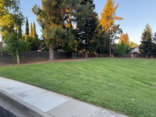 606 Sunnyvale Pl, Vacaville, CA 95687