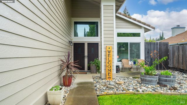 606 Sunnyvale Pl, Vacaville, CA 95687