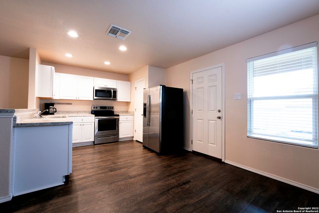 7114 LUNAR ECLIPSE, Converse, TX 78109