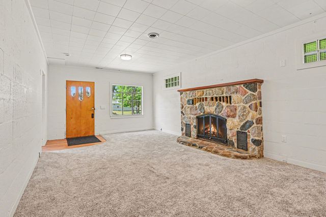16077 M-216, Three Rivers, MI 49093