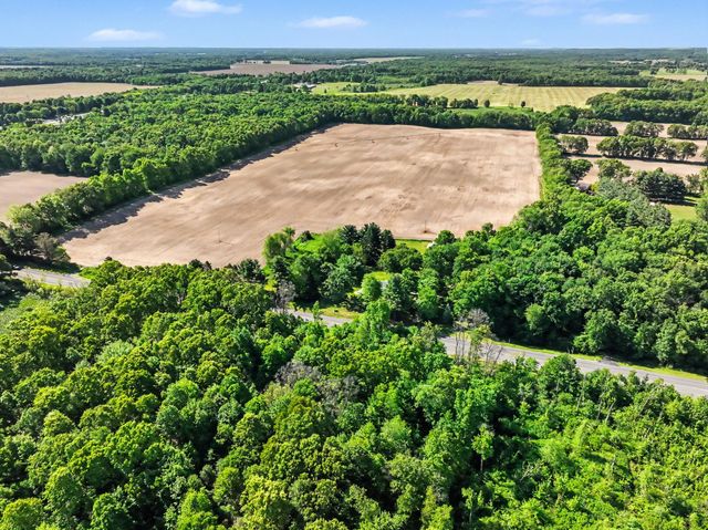 16077 M-216, Three Rivers, MI 49093