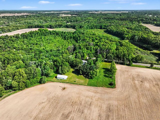 16077 M-216, Three Rivers, MI 49093