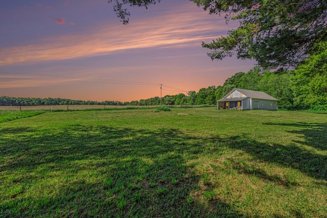 16077 M-216, Three Rivers, MI 49093
