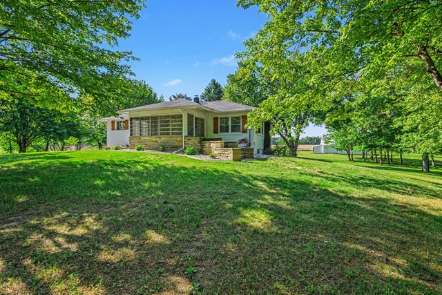 16077 M-216, Three Rivers, MI 49093