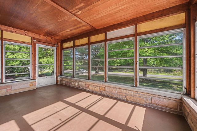 16077 M-216, Three Rivers, MI 49093