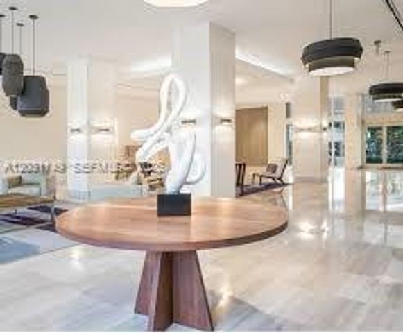 100 Bayview Dr 912, Sunny Isles Beach, FL 33160
