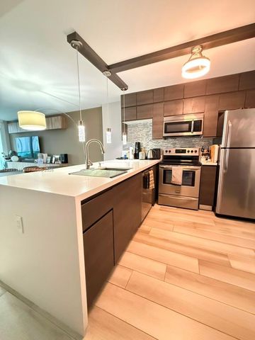 100 Bayview Dr 912, Sunny Isles Beach, FL 33160