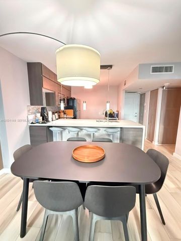 100 Bayview Dr 912, Sunny Isles Beach, FL 33160
