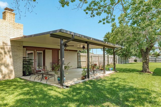 1412 Buchta Road, Angleton, TX 77515