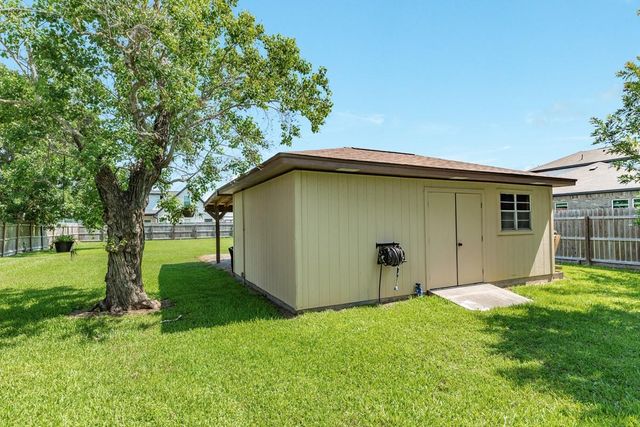 1412 Buchta Road, Angleton, TX 77515