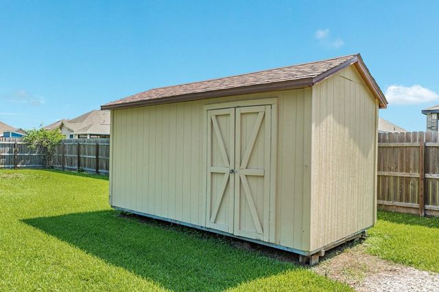 1412 Buchta Road, Angleton, TX 77515