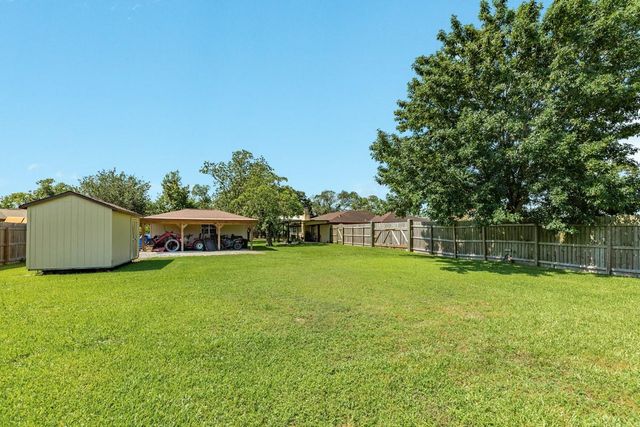 1412 Buchta Road, Angleton, TX 77515