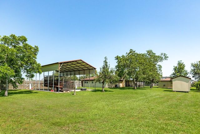 1412 Buchta Road, Angleton, TX 77515