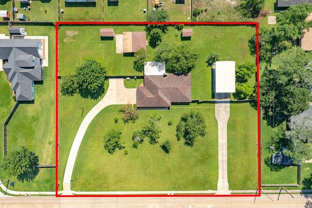 1412 Buchta Road, Angleton, TX 77515