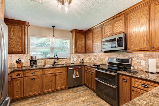 1412 Buchta Road, Angleton, TX 77515