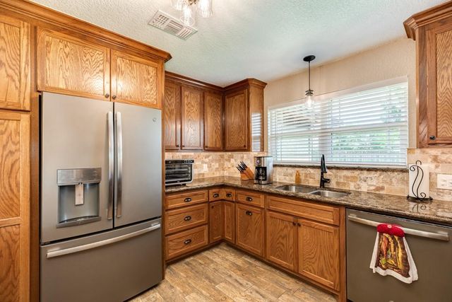 1412 Buchta Road, Angleton, TX 77515