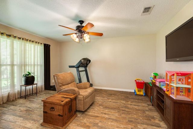 1412 Buchta Road, Angleton, TX 77515