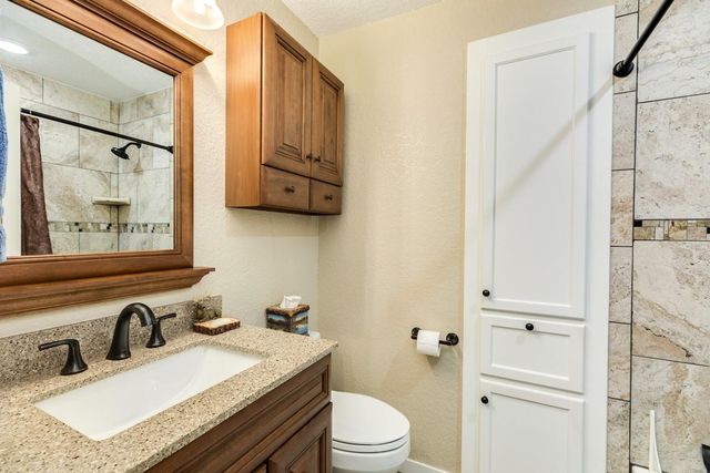 1412 Buchta Road, Angleton, TX 77515