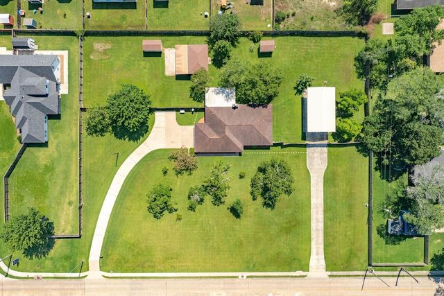 1412 Buchta Road, Angleton, TX 77515