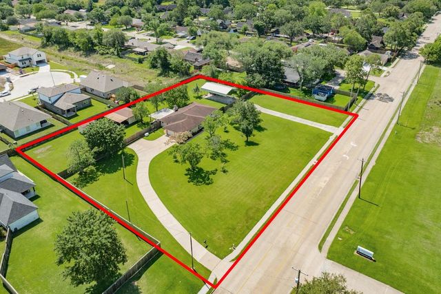 1412 Buchta Road, Angleton, TX 77515
