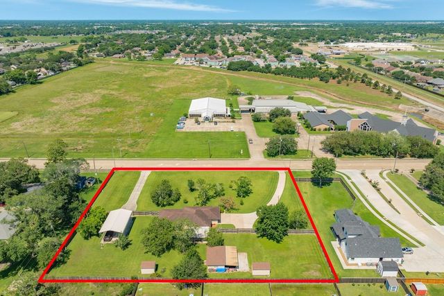 1412 Buchta Road, Angleton, TX 77515