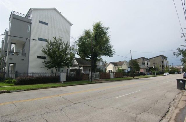 1311 Crockett Street, Houston, TX 77007