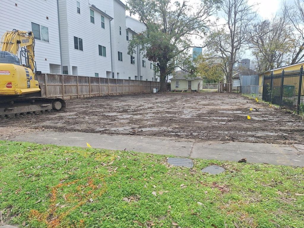 1311 Crockett Street, Houston, TX 77007