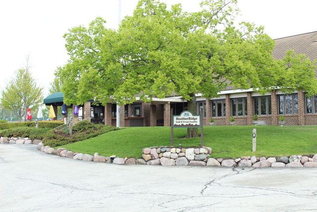 920 Vose Drive 402, Gurnee, IL 60031