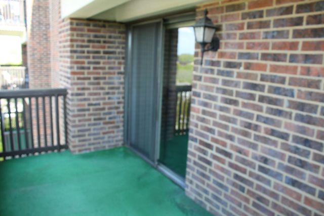 920 Vose Drive 402, Gurnee, IL 60031