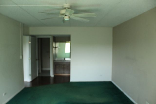 920 Vose Drive 402, Gurnee, IL 60031