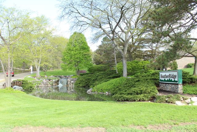 920 Vose Drive 402, Gurnee, IL 60031