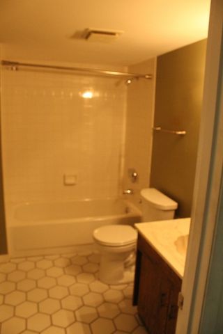 920 Vose Drive 402, Gurnee, IL 60031