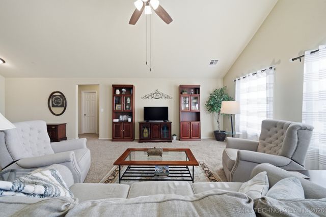 8436 E 160th Place, Bixby, OK 74008