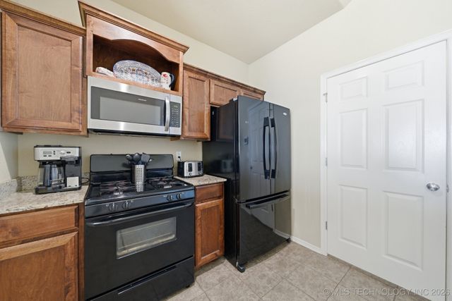 8436 E 160th Place, Bixby, OK 74008