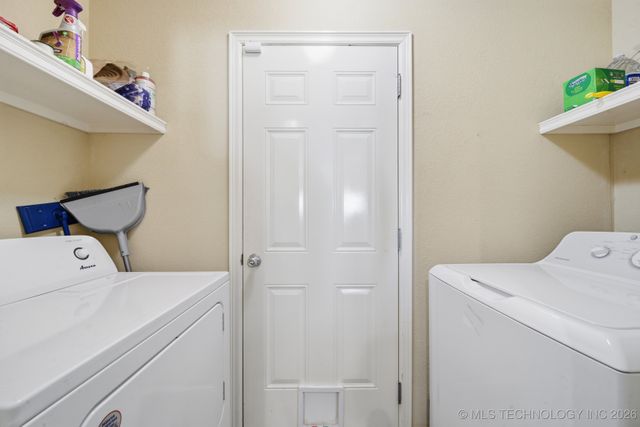 8436 E 160th Place, Bixby, OK 74008