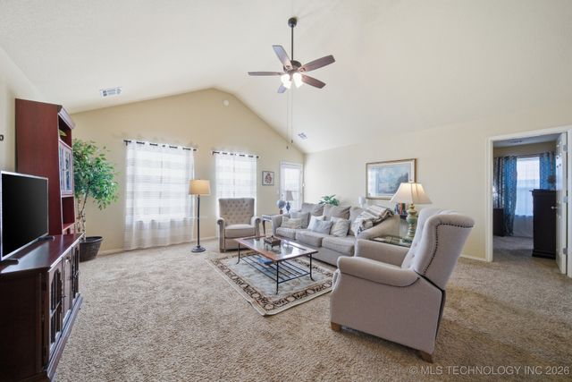 8436 E 160th Place, Bixby, OK 74008