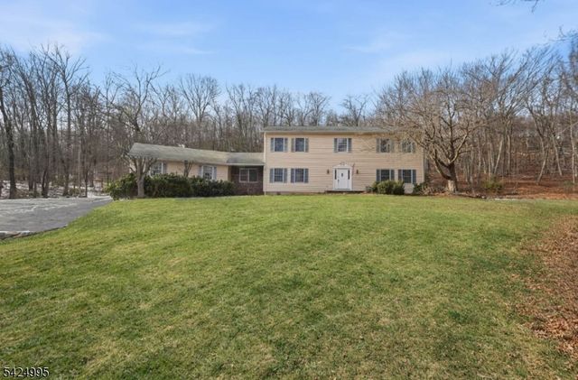 611 Snake Den Rd, West Milford Twp., NJ 07480