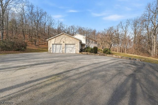 611 Snake Den Rd, West Milford Twp., NJ 07480