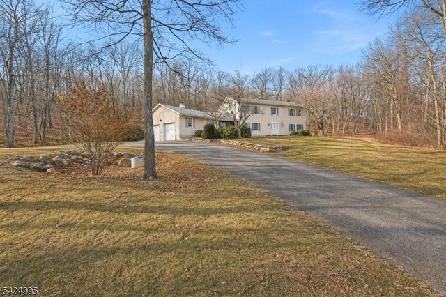 611 Snake Den Rd, West Milford Twp., NJ 07480