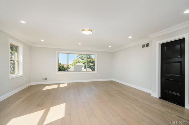 5268 Hartwell Street, Dearborn, MI 48126