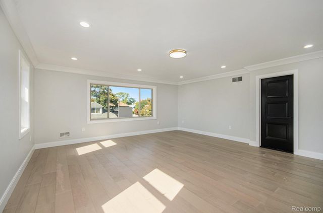 5268 Hartwell Street, Dearborn, MI 48126