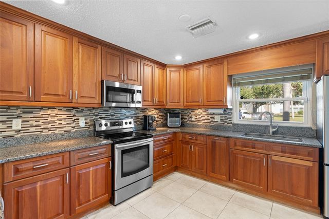 2700 BAYSHORE BOULEVARD 593, Dunedin, FL 34698