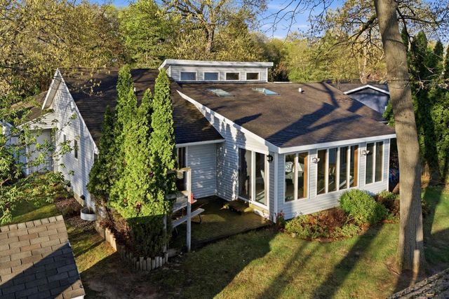 W5733 Island Drive, Pardeeville, WI 53954